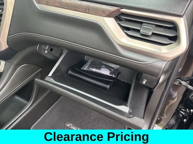 GMC Acadia Denali AWD 2020