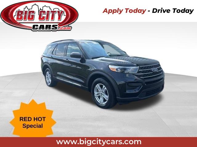2023 Ford Explorer XLT's photo