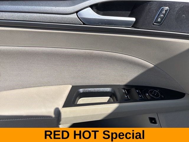 Ford Fusion Hybrid SE 2018