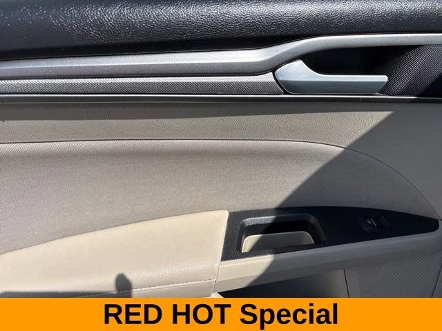 Ford Fusion Hybrid SE 2018