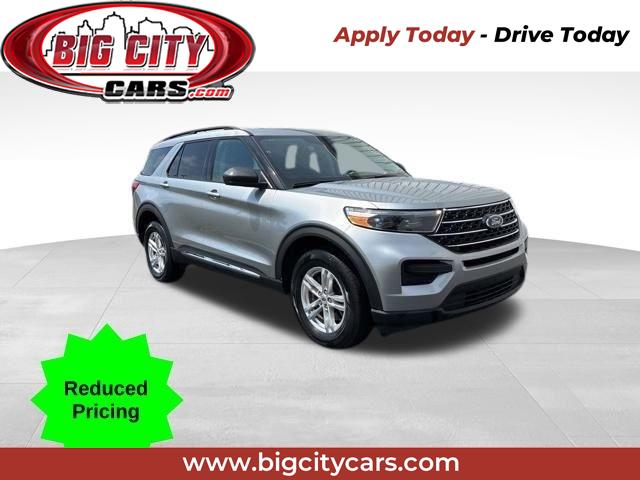 2023 Ford Explorer XLT's photo