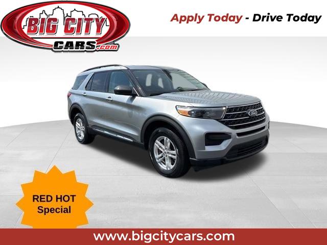 2023 Ford Explorer XLT's photo