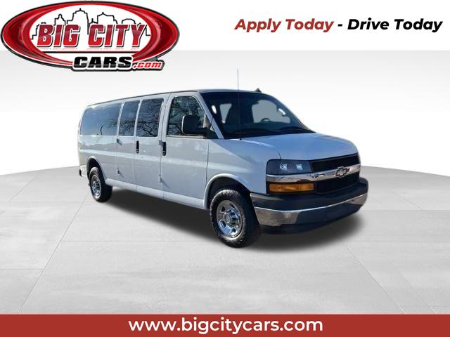 2017 Chevrolet Express 3500 LT Passenger