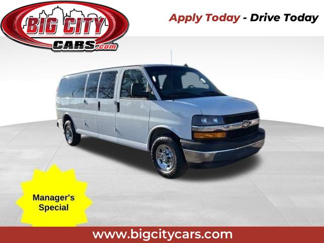 2017 Chevrolet Express 3500 LT Passenger