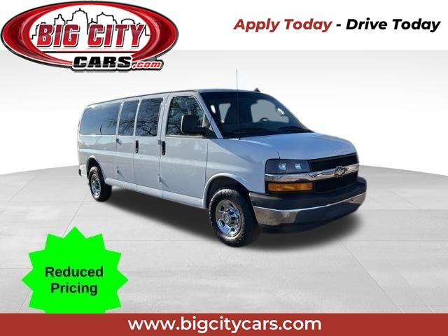 2017 Chevrolet Express 3500 LT Passenger