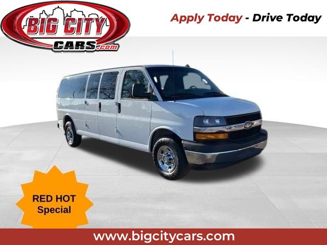 2017 Chevrolet Express 3500 LT Passenger