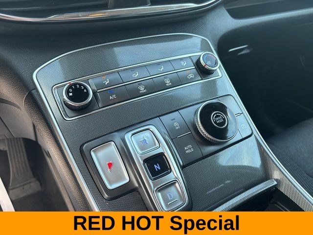 Hyundai Santa Fe SE 2021