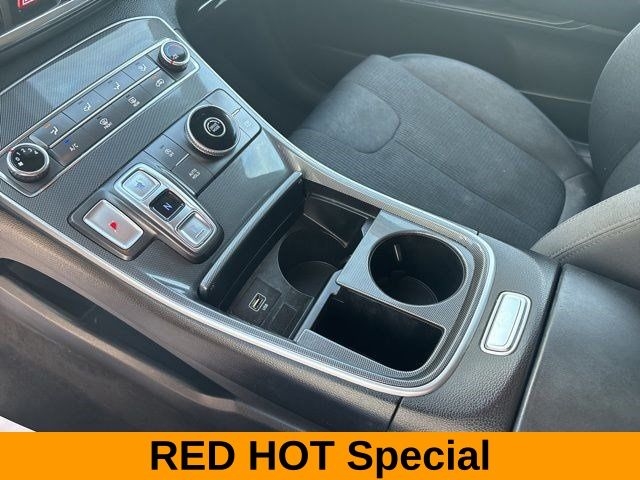 Hyundai Santa Fe SE 2021