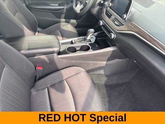 Nissan Altima 2.5 SV 2024