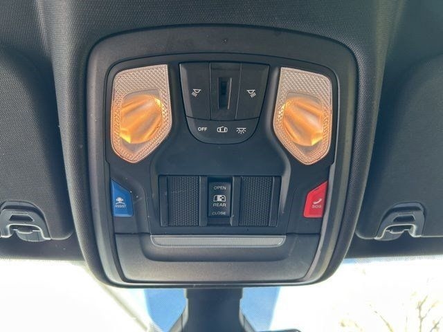 RAM 1500 Big Horn Crew Cab SWB 4WD 2021 RAM 1500 Big Horn Crew Cab SWB 4WD 2021