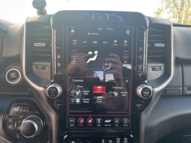 RAM 1500 Big Horn Crew Cab SWB 4WD 2021 RAM 1500 Big Horn Crew Cab SWB 4WD 2021