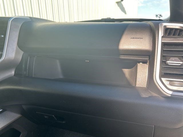 RAM 1500 Big Horn Crew Cab SWB 4WD 2021 RAM 1500 Big Horn Crew Cab SWB 4WD 2021