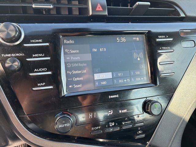 Toyota Camry SE 2020