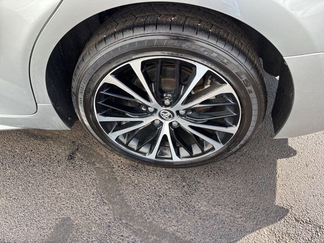 Toyota Camry SE 2020