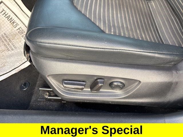 Toyota Camry SE 2020