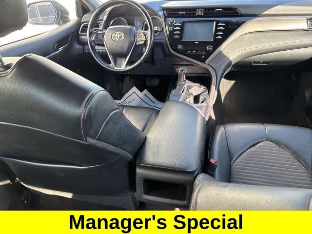 Toyota Camry SE 2020