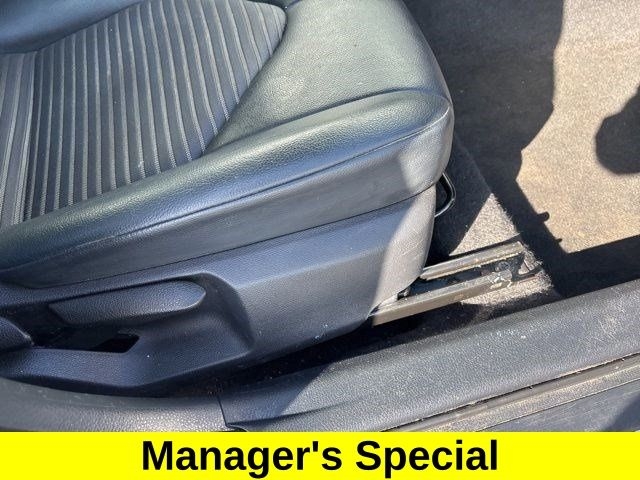 Toyota Camry SE 2020