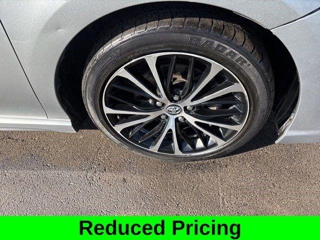 Toyota Camry SE 2020