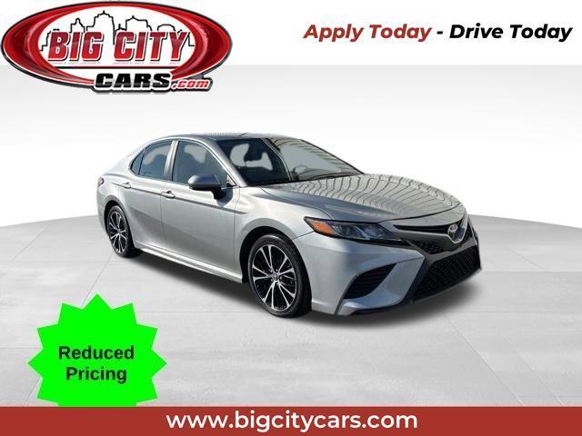 Toyota Camry SE 2020