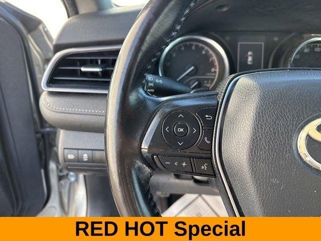 Toyota Camry SE 2020