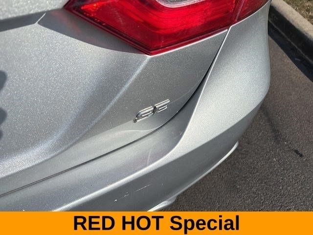 Toyota Camry SE 2020