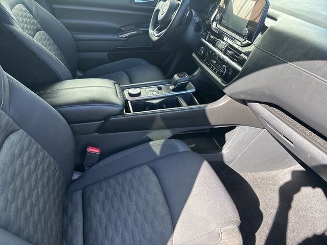 Nissan Pathfinder SV 4WD 2022 Nissan Pathfinder SV 4WD 2022