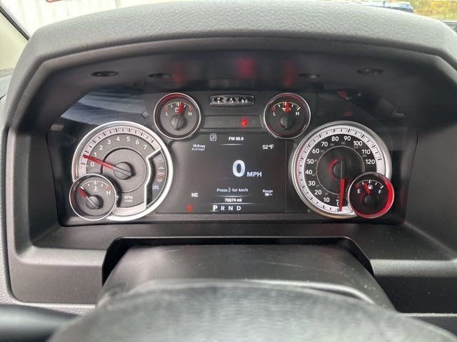 RAM 1500 Classic Tradesman Crew Cab SWB 4WD 2019 RAM 1500 Classic Tradesman Crew Cab SWB 4WD 2019