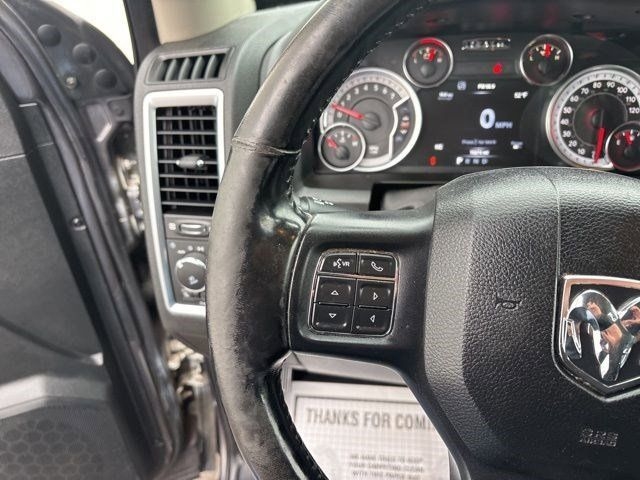 RAM 1500 Classic Tradesman Crew Cab SWB 4WD 2019 RAM 1500 Classic Tradesman Crew Cab SWB 4WD 2019