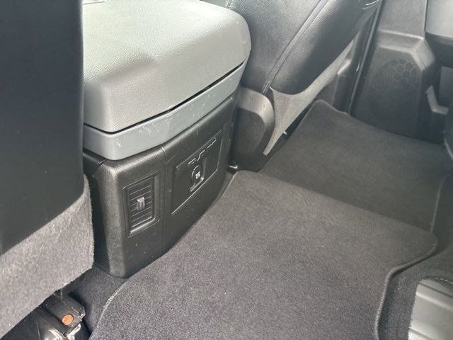 RAM 1500 Classic Tradesman Crew Cab SWB 4WD 2019 RAM 1500 Classic Tradesman Crew Cab SWB 4WD 2019