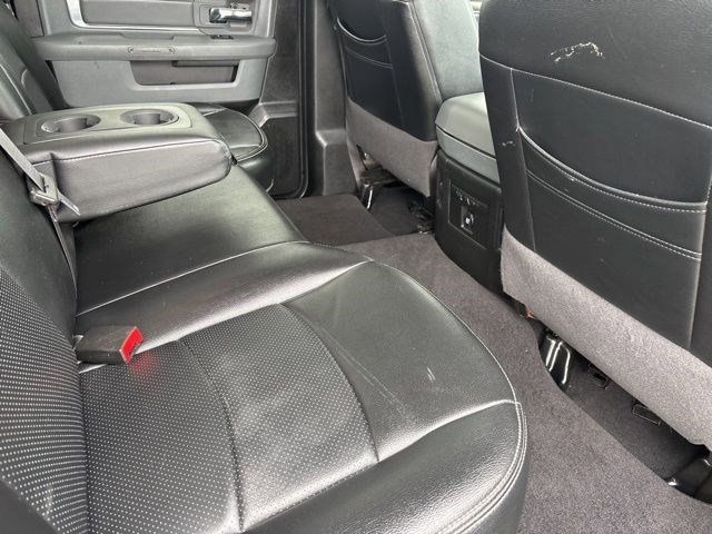 RAM 1500 Classic Tradesman Crew Cab SWB 4WD 2019 RAM 1500 Classic Tradesman Crew Cab SWB 4WD 2019