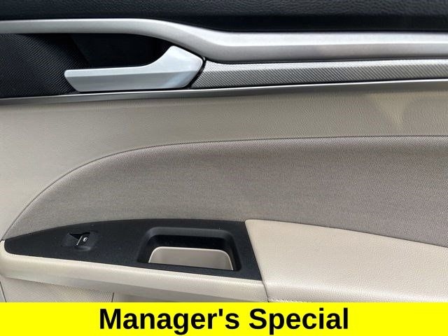 Ford Fusion Hybrid SE 2019