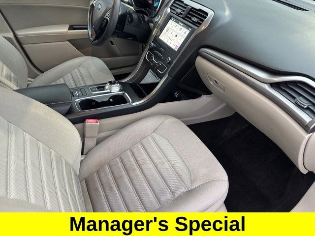 Ford Fusion Hybrid SE 2019