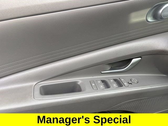 Hyundai Elantra SEL 2023