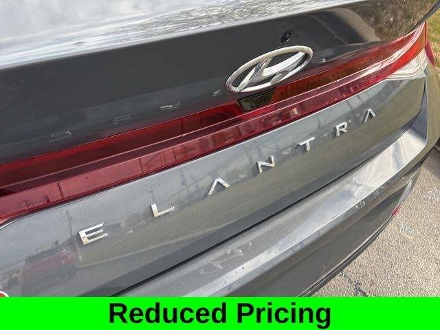 Hyundai Elantra SEL 2023