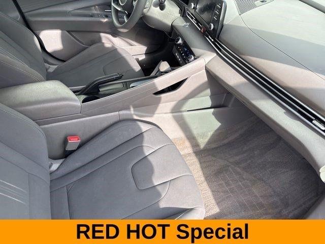 Hyundai Elantra SEL 2023