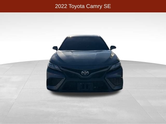 Toyota Camry SE 2022