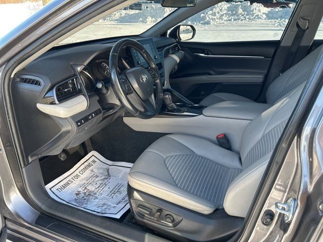 Toyota Camry SE 2022