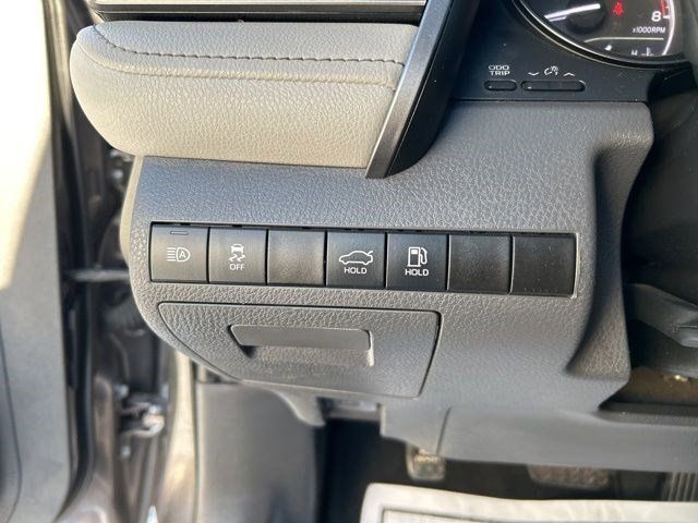 Toyota Camry SE 2022