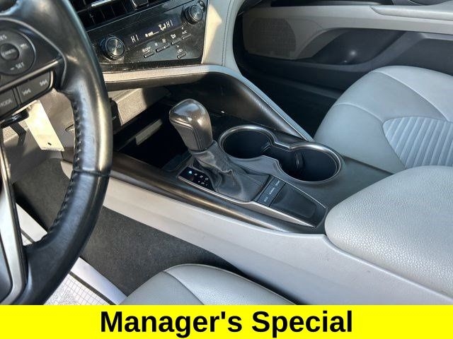 Toyota Camry SE 2022