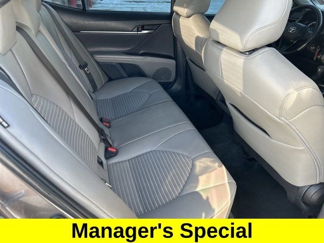 Toyota Camry SE 2022