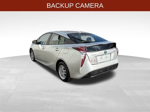 Toyota Prius Two 2016