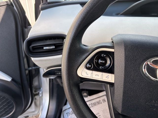 Toyota Prius Two 2016