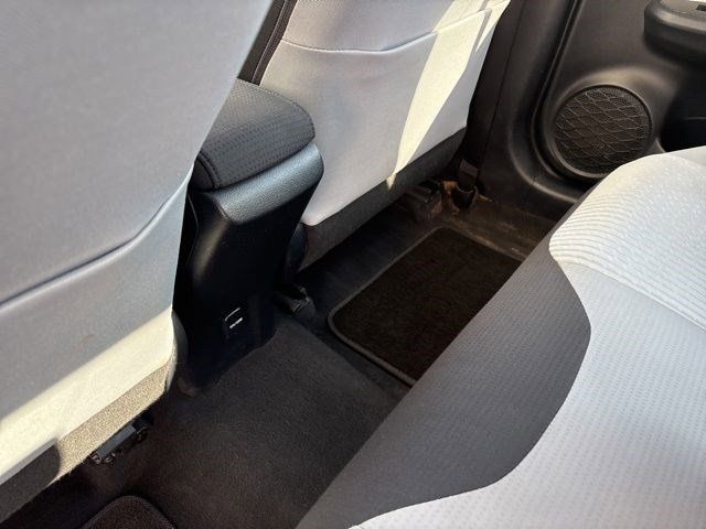 Toyota Prius Two 2016