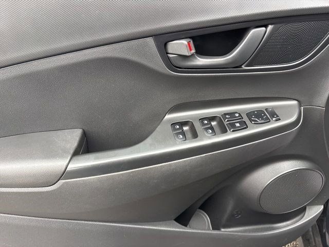 Hyundai Kona SE 2021