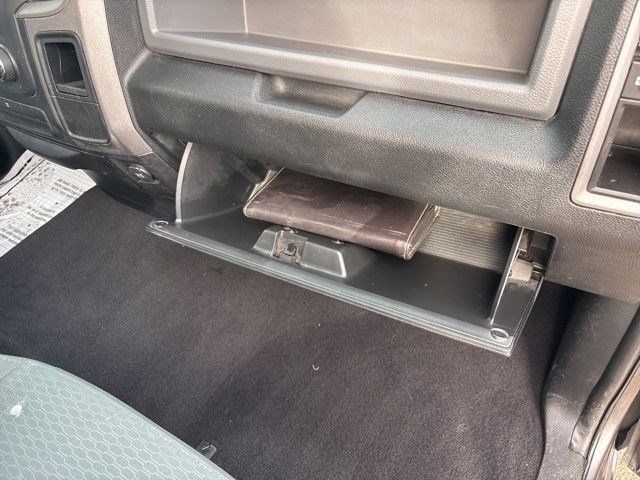 RAM 1500 Tradesman Quad Cab 4WD 2015