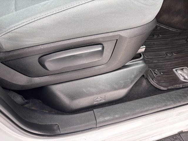 RAM 1500 SLT Crew Cab 4WD 2017