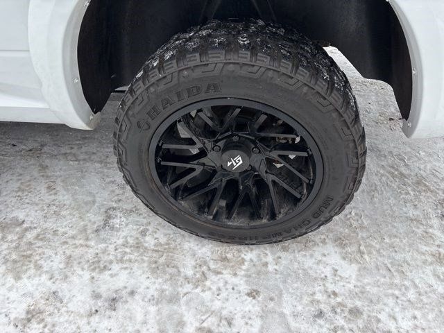 RAM 1500 SLT Crew Cab 4WD 2017