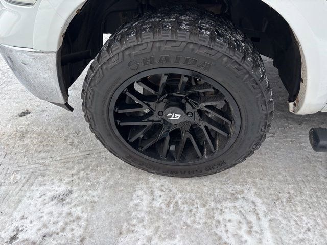 RAM 1500 SLT Crew Cab 4WD 2017