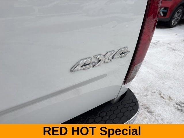 RAM 1500 SLT Crew Cab 4WD 2017