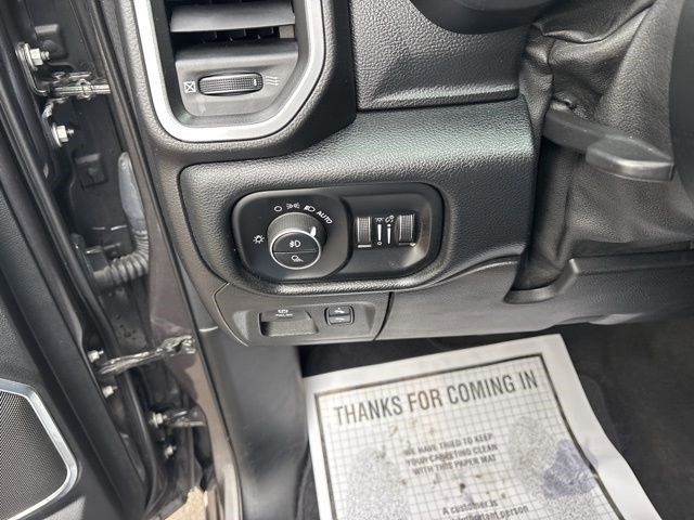 RAM 1500 Laramie Crew Cab 4WD 2020